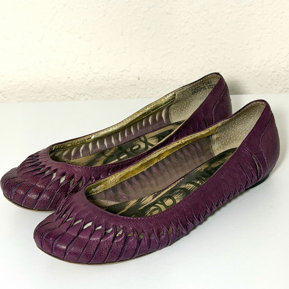 Sam Edelman ballet flats in a purple leather with a woven toe, size 7.5